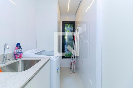 Casa à venda com 399m², 3 quartos e 4 vagas Casa à venda com 399m², 3 quartos e 4 vagasÁrea de Serviço