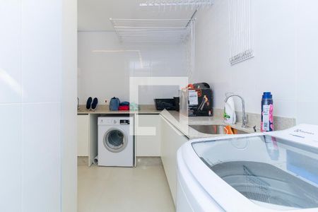 Casa à venda com 399m², 3 quartos e 4 vagas Casa à venda com 399m², 3 quartos e 4 vagasÁrea de Serviço