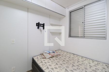Quarto 1 de apartamento para alugar com 2 quartos, 52m² em Santa Mônica, Uberlândia