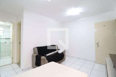 Sala de apartamento para alugar com 2 quartos, 52m² em Santa Mônica, Uberlândia