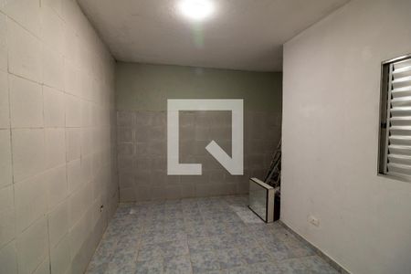 Quarto 1 de casa para alugar com 2 quartos, 70m² em Jardim Oliveiras, Taboão da Serra