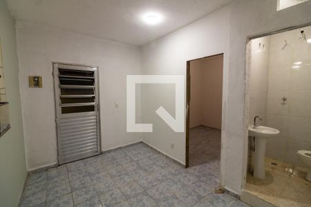 Sala de casa para alugar com 2 quartos, 70m² em Jardim Oliveiras, Taboão da Serra