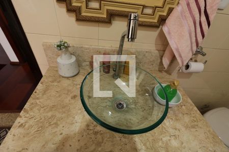 Casa à venda com 167m², 4 quartos e 2 vagasBanheiro Suite 1