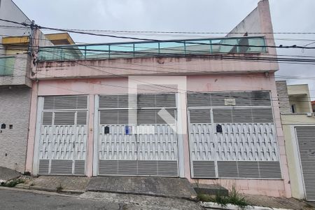 Casa para alugar com 50m², 1 quarto e 1 vaga Casa para alugar com 50m², 1 quarto e 1 vagaFachada