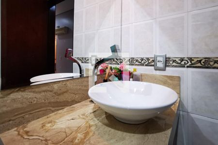 Casa à venda com 220m², 3 quartos e 4 vagas Casa à venda com 220m², 3 quartos e 4 vagasBanheiro 2