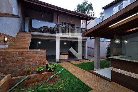 Casa à venda com 220m², 3 quartos e 4 vagas Casa à venda com 220m², 3 quartos e 4 vagasÁrea comum