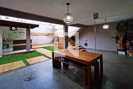 Casa à venda com 220m², 3 quartos e 4 vagas Casa à venda com 220m², 3 quartos e 4 vagasÁrea comum