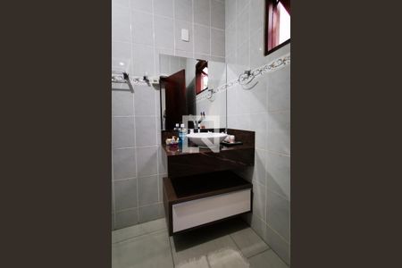 Casa à venda com 220m², 3 quartos e 4 vagas Casa à venda com 220m², 3 quartos e 4 vagasBanheiro 1