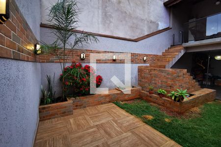 Casa à venda com 220m², 3 quartos e 4 vagas Casa à venda com 220m², 3 quartos e 4 vagasÁrea comum