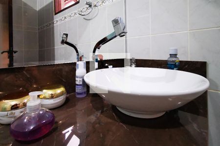 Casa à venda com 220m², 3 quartos e 4 vagas Casa à venda com 220m², 3 quartos e 4 vagasBanheiro 1