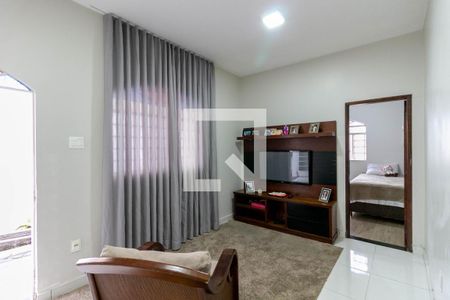 Sala 2 de casa à venda com 4 quartos, 260m² em Padre Eustáquio, Belo Horizonte