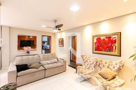 Sala de casa à venda com 4 quartos, 260m² em Padre Eustáquio, Belo Horizonte