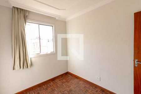 Quarto 2 de apartamento para alugar com 3 quartos, 78m² em Santa Helena, Belo Horizonte