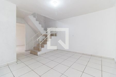 Sala de casa para alugar com 2 quartos, 86m² em Jardim Vergueiro, São Paulo