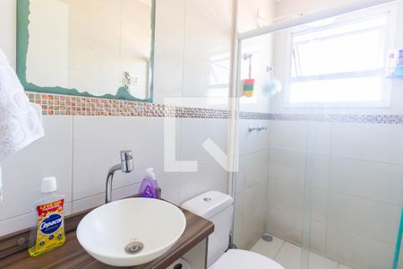 Banheiro de apartamento à venda com 2 quartos, 47m² em Quitaúna, Osasco