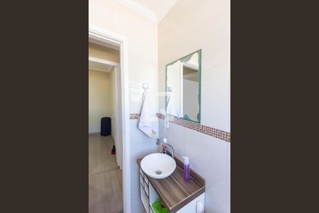 Banheiro de apartamento à venda com 2 quartos, 47m² em Quitaúna, Osasco