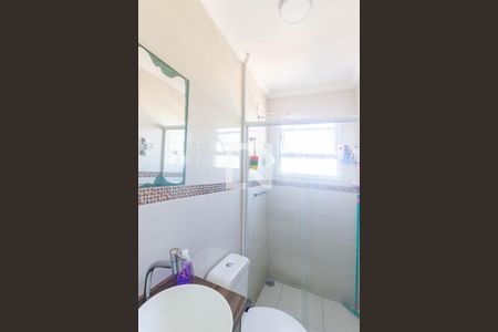 Banheiro de apartamento à venda com 2 quartos, 47m² em Quitaúna, Osasco