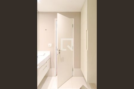 Apartamento à venda com 84m², 1 quarto e 2 vagasBanheiro da Suíte