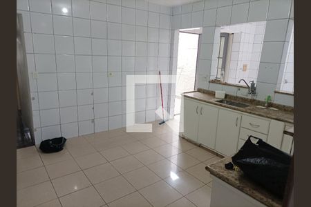 Cozinha de casa à venda com 2 quartos, 100m² em Vila Ema, São Paulo