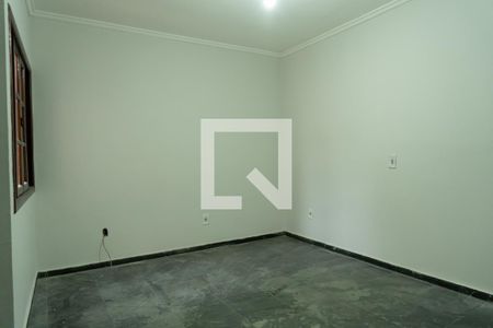 Casa à venda com 353m², 3 quartos e 5 vagasQuarto 2