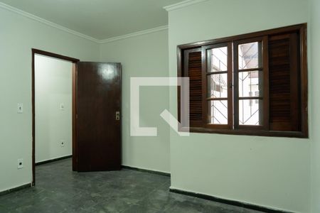 Casa à venda com 353m², 3 quartos e 5 vagasQuarto 2