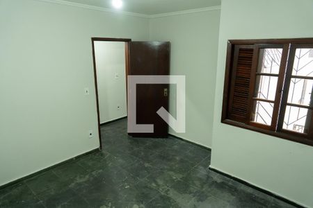 Casa à venda com 353m², 3 quartos e 5 vagasQuarto 2