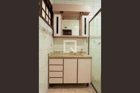 Casa à venda com 353m², 3 quartos e 5 vagasBanheiro da Suíte