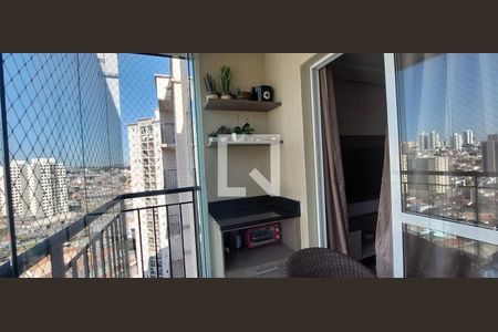 Sacada - sala  de apartamento para alugar com 2 quartos, 47m² em Vila Valparaíso, Santo André