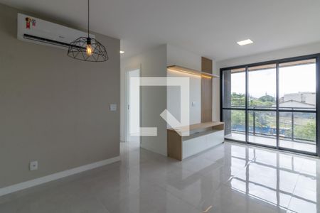 Sala de apartamento para alugar com 2 quartos, 70m² em Barra da Tijuca, Rio de Janeiro