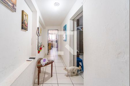 Corredor interno de casa à venda com 5 quartos, 150m² em Cidade São Jorge, Santo André