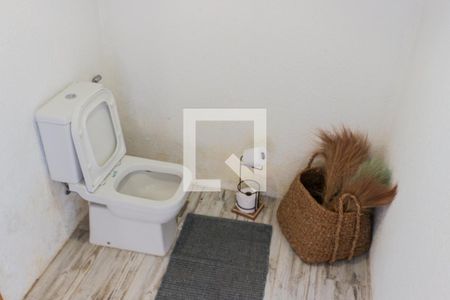 Casa à venda com 875m², 4 quartos e 4 vagas Casa à venda com 875m², 4 quartos e 4 vagasBanheiro