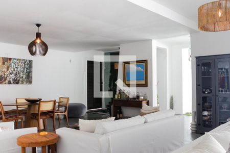 Sala de casa à venda com 4 quartos, 875m² em Barra da Tijuca, Rio de Janeiro