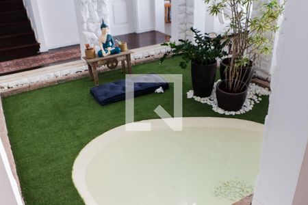 Casa à venda com 875m², 4 quartos e 4 vagas Casa à venda com 875m², 4 quartos e 4 vagasJardim de Inverno