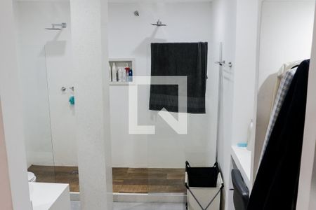 Casa à venda com 875m², 4 quartos e 4 vagas Casa à venda com 875m², 4 quartos e 4 vagasBanheiro da Suíte 4