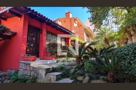 Casa para alugar com 300m², 4 quartos e 4 vagas Casa para alugar com 300m², 4 quartos e 4 vagasFachada da casa