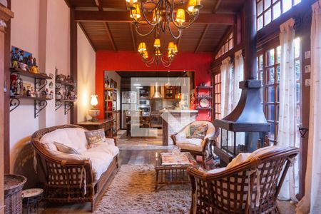 Casa para alugar com 300m², 4 quartos e 4 vagas Casa para alugar com 300m², 4 quartos e 4 vagasSala da lareira