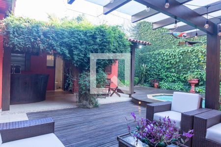 Casa para alugar com 300m², 4 quartos e 4 vagas Casa para alugar com 300m², 4 quartos e 4 vagasÁrea externa