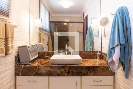 Casa para alugar com 300m², 4 quartos e 4 vagas Casa para alugar com 300m², 4 quartos e 4 vagasBanheiro da Suíte