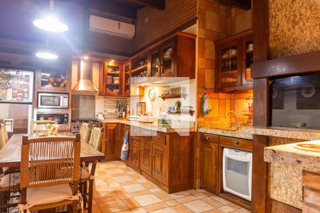 Casa para alugar com 300m², 4 quartos e 4 vagas Casa para alugar com 300m², 4 quartos e 4 vagasCozinha