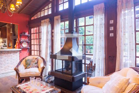 Casa para alugar com 300m², 4 quartos e 4 vagas Casa para alugar com 300m², 4 quartos e 4 vagasSala da lareira