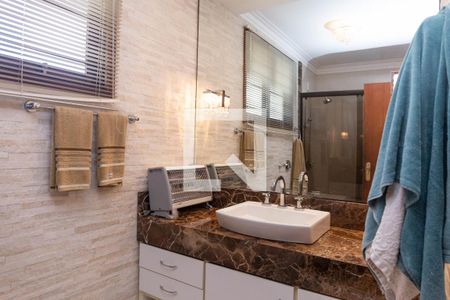 Casa para alugar com 300m², 4 quartos e 4 vagas Casa para alugar com 300m², 4 quartos e 4 vagasBanheiro da Suíte