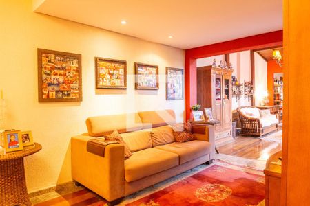 Casa para alugar com 300m², 4 quartos e 4 vagas Casa para alugar com 300m², 4 quartos e 4 vagasSala da tv