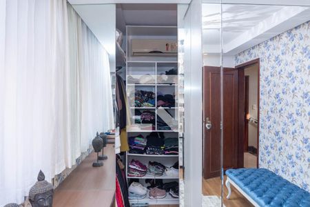 Casa para alugar com 300m², 4 quartos e 4 vagas Casa para alugar com 300m², 4 quartos e 4 vagasCloset Quarto 3