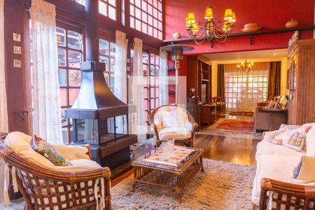 Casa para alugar com 300m², 4 quartos e 4 vagas Casa para alugar com 300m², 4 quartos e 4 vagasSala da lareira