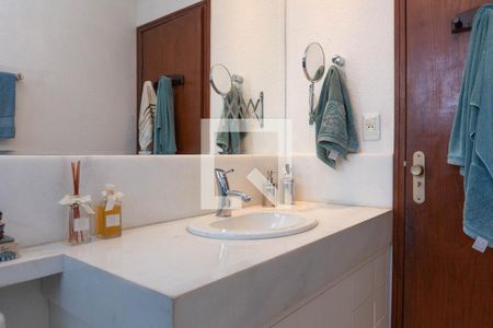 Casa para alugar com 300m², 4 quartos e 4 vagas Casa para alugar com 300m², 4 quartos e 4 vagasBanheiro 2