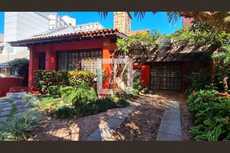 Casa para alugar com 300m², 4 quartos e 4 vagas Casa para alugar com 300m², 4 quartos e 4 vagasGaragem 1