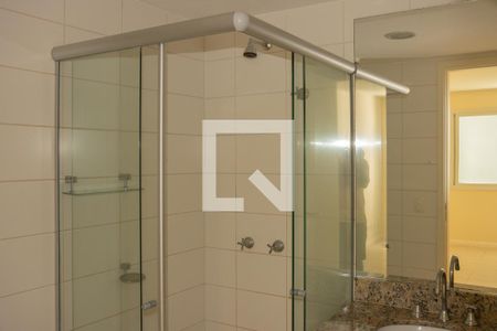 Apartamento à venda com 80m², 2 quartos e 1 vaga Apartamento à venda com 80m², 2 quartos e 1 vagaBanheiro da Suíte