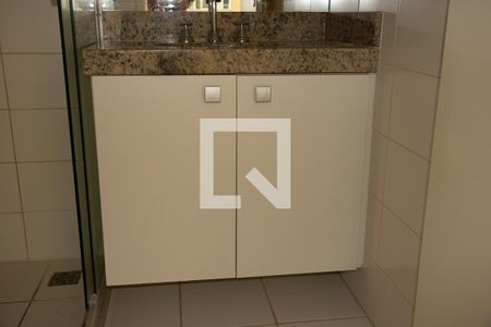 Apartamento à venda com 80m², 2 quartos e 1 vaga Apartamento à venda com 80m², 2 quartos e 1 vagaBanheiro 1