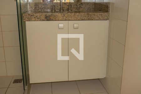 Apartamento à venda com 80m², 2 quartos e 1 vaga Apartamento à venda com 80m², 2 quartos e 1 vagaBanheiro da Suíte