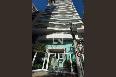 Apartamento à venda com 80m², 2 quartos e 1 vaga Apartamento à venda com 80m², 2 quartos e 1 vagaFachada